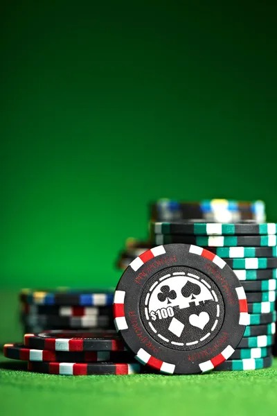 vphone Ninja vs Samurai live-dealer game interface showing card layout and betting options